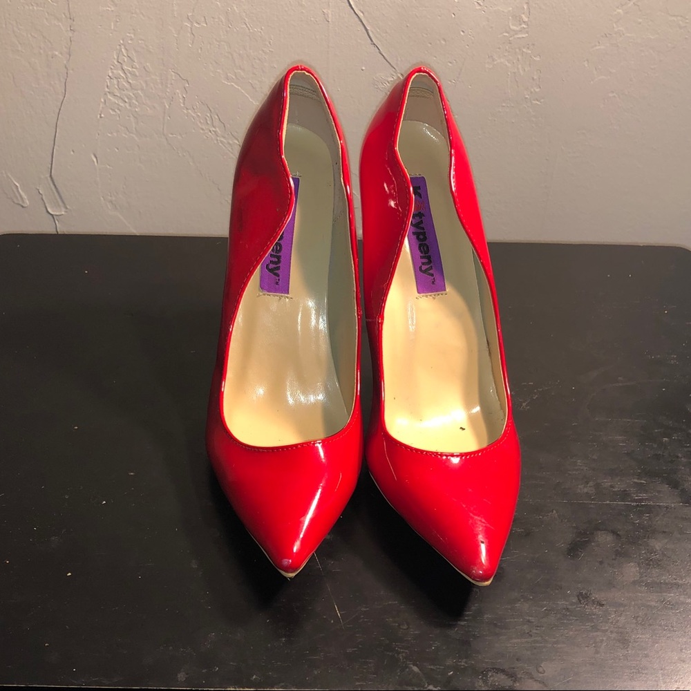 Katy Perry’s Red Pumps
